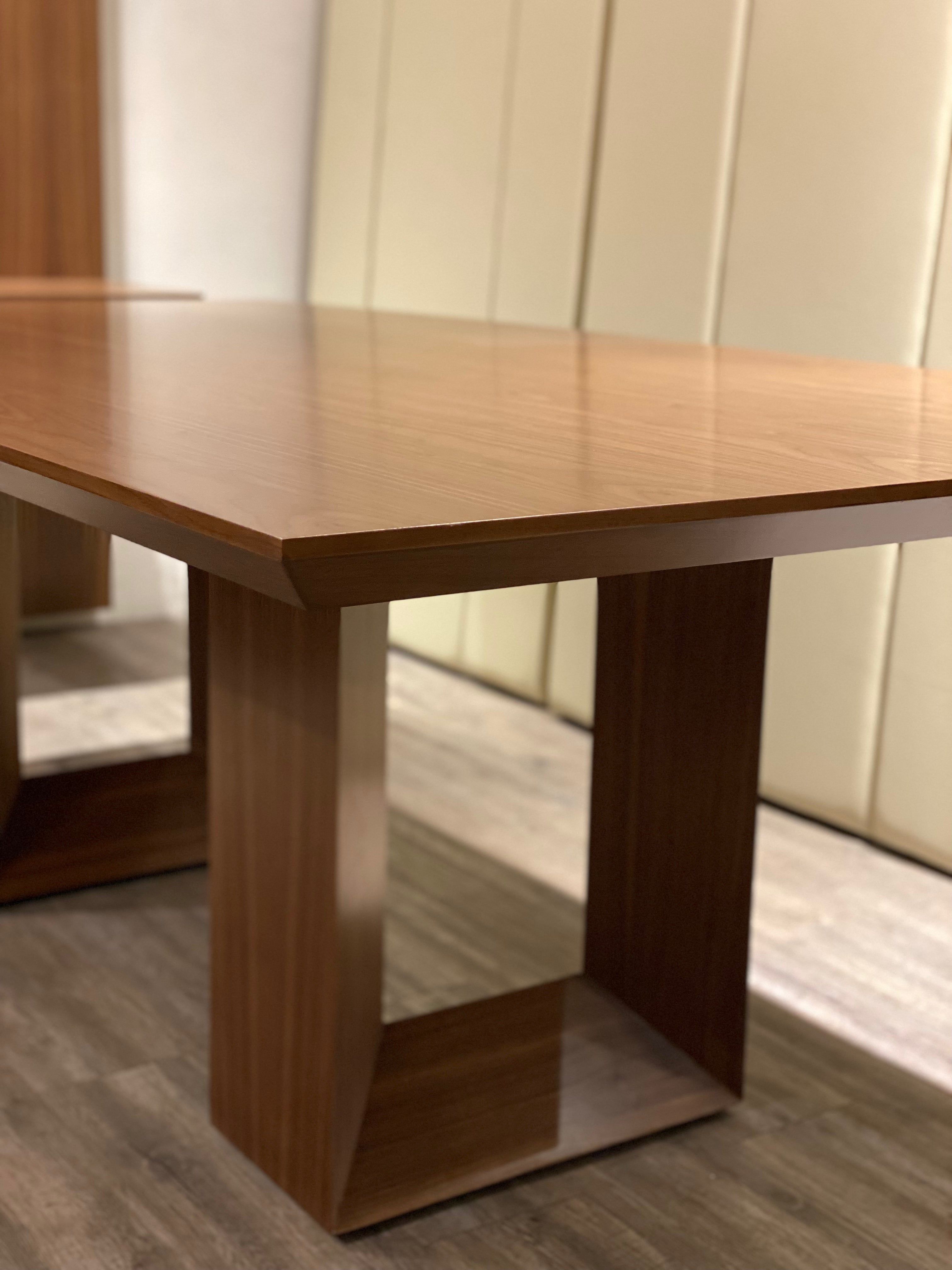 Mesa de comedor Diamantada